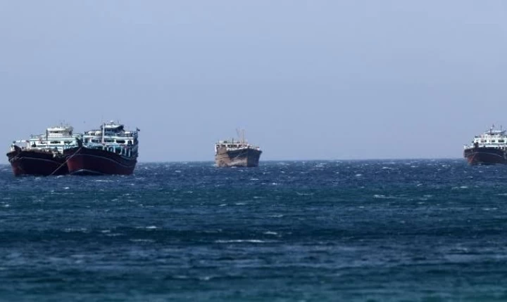 Η Τεχεράνη έτοιμη να ξανανοίξει τα Στενά Ορμούζ αν οι ΗΠΑ άρουν τον αποκλεισμό